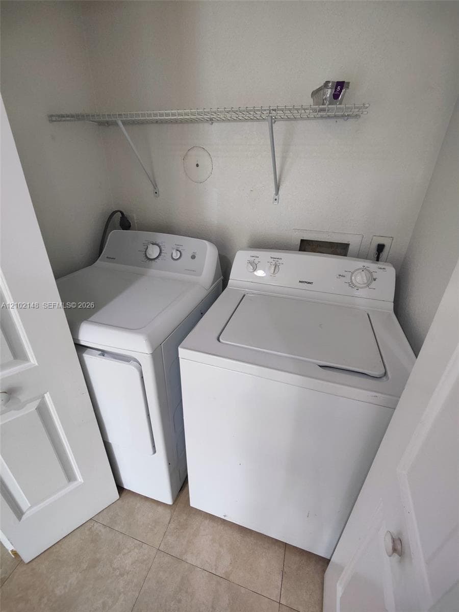LAKE PLACE CONDOMINIUMS · #107 in West Palm Beach - Photo 18
