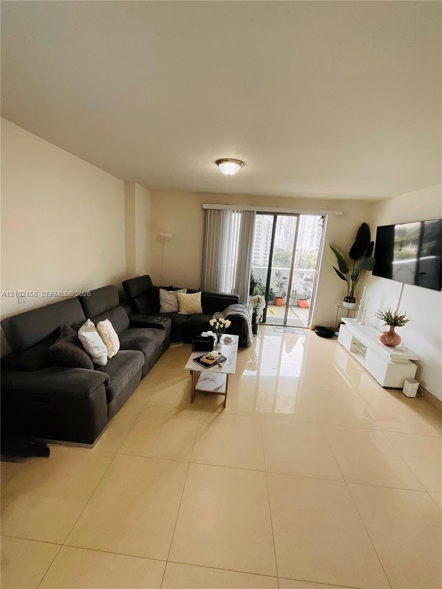 HAVANA LOFTS CONDO · #806 in Miami - Photo 13