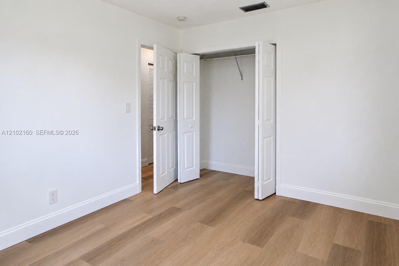 1201 NE 26th Ter photo 23