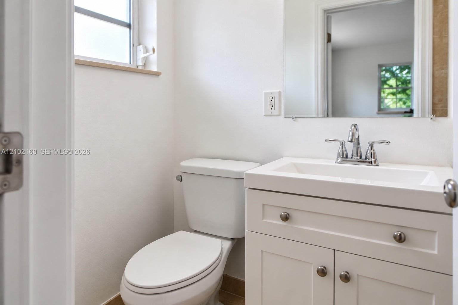 1201 NE 26th Ter photo 24