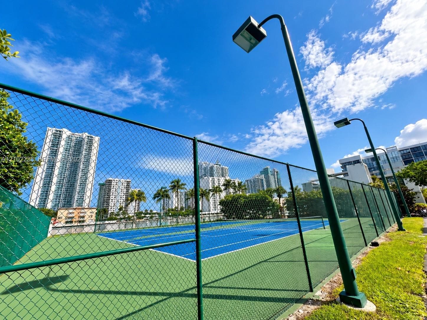OCEANVIEW PARK CONDO · #127 in Hallandale Beach - Photo 23