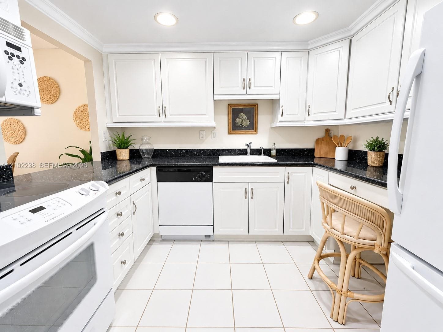 OCEANVIEW PARK CONDO · #127 in Hallandale Beach - Photo 10