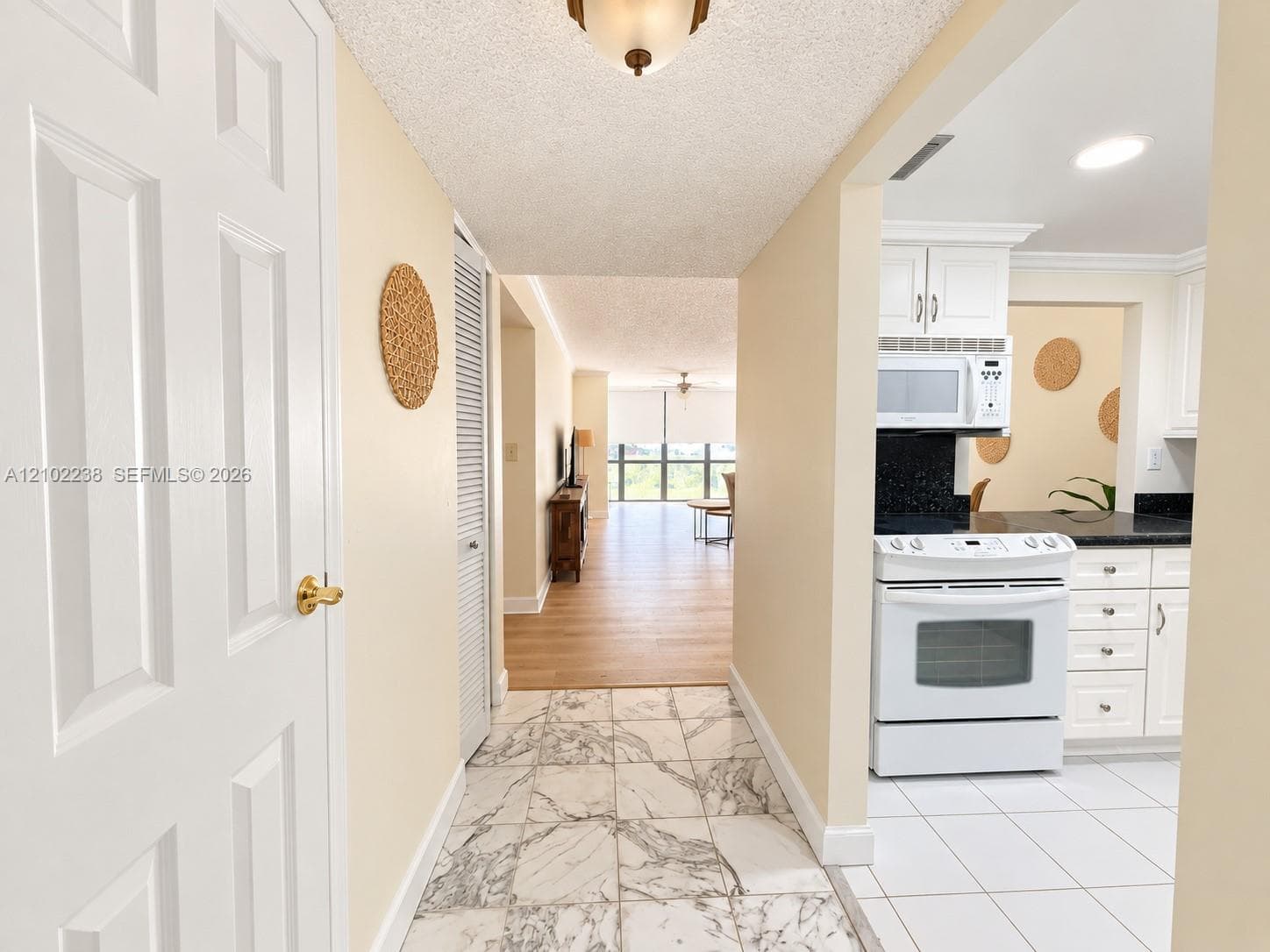 OCEANVIEW PARK CONDO · #127 in Hallandale Beach - Photo 11