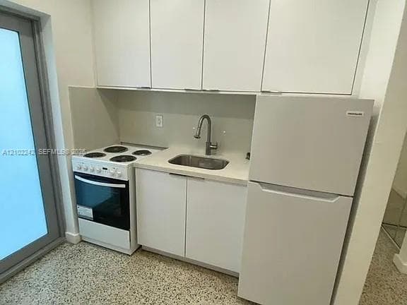 PLAN OF · #2 in Miami - Photo 2