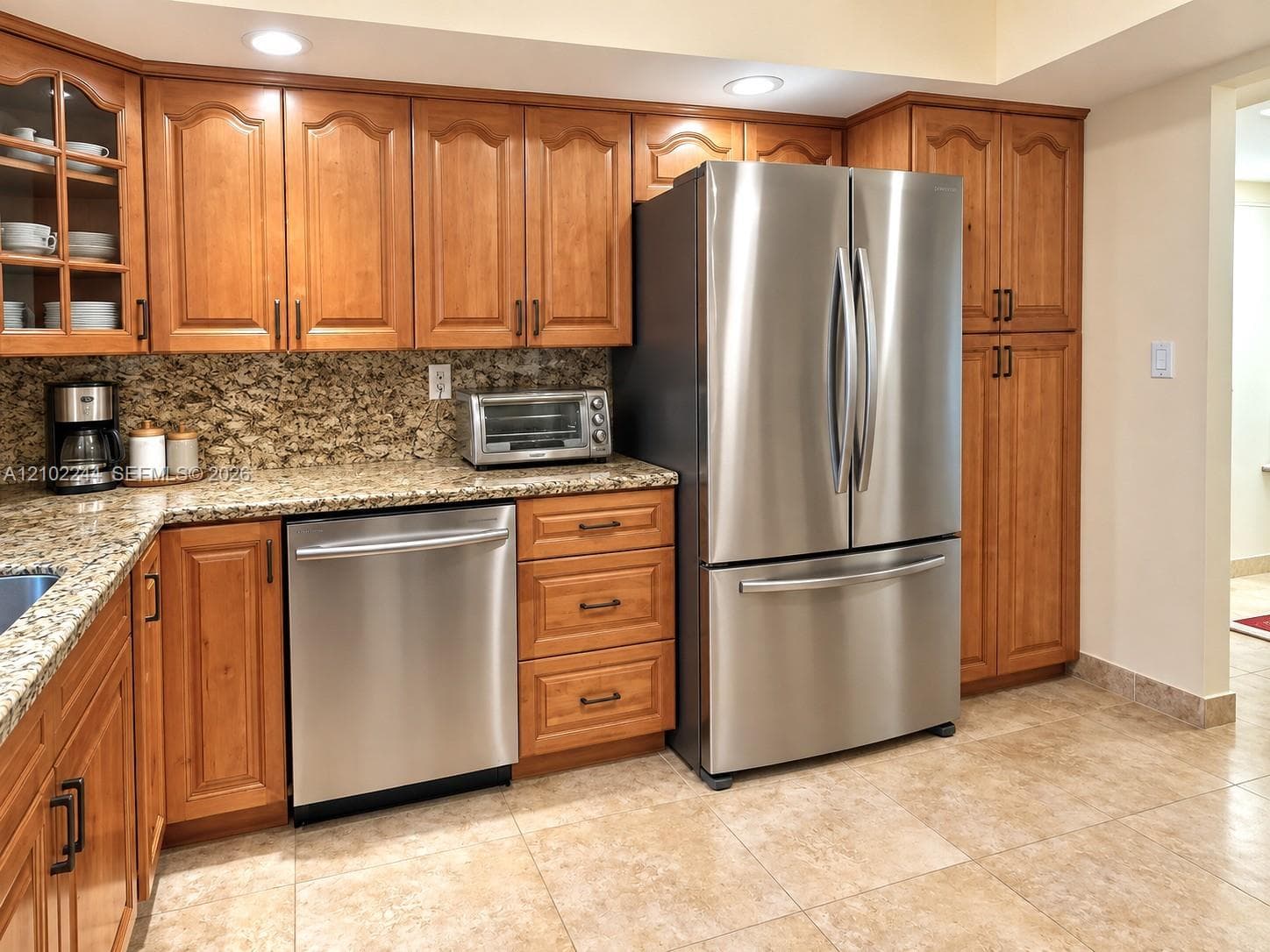 TOWERS OF OCEANVIEW SOUTH · #722 in Hallandale Beach - Photo 8