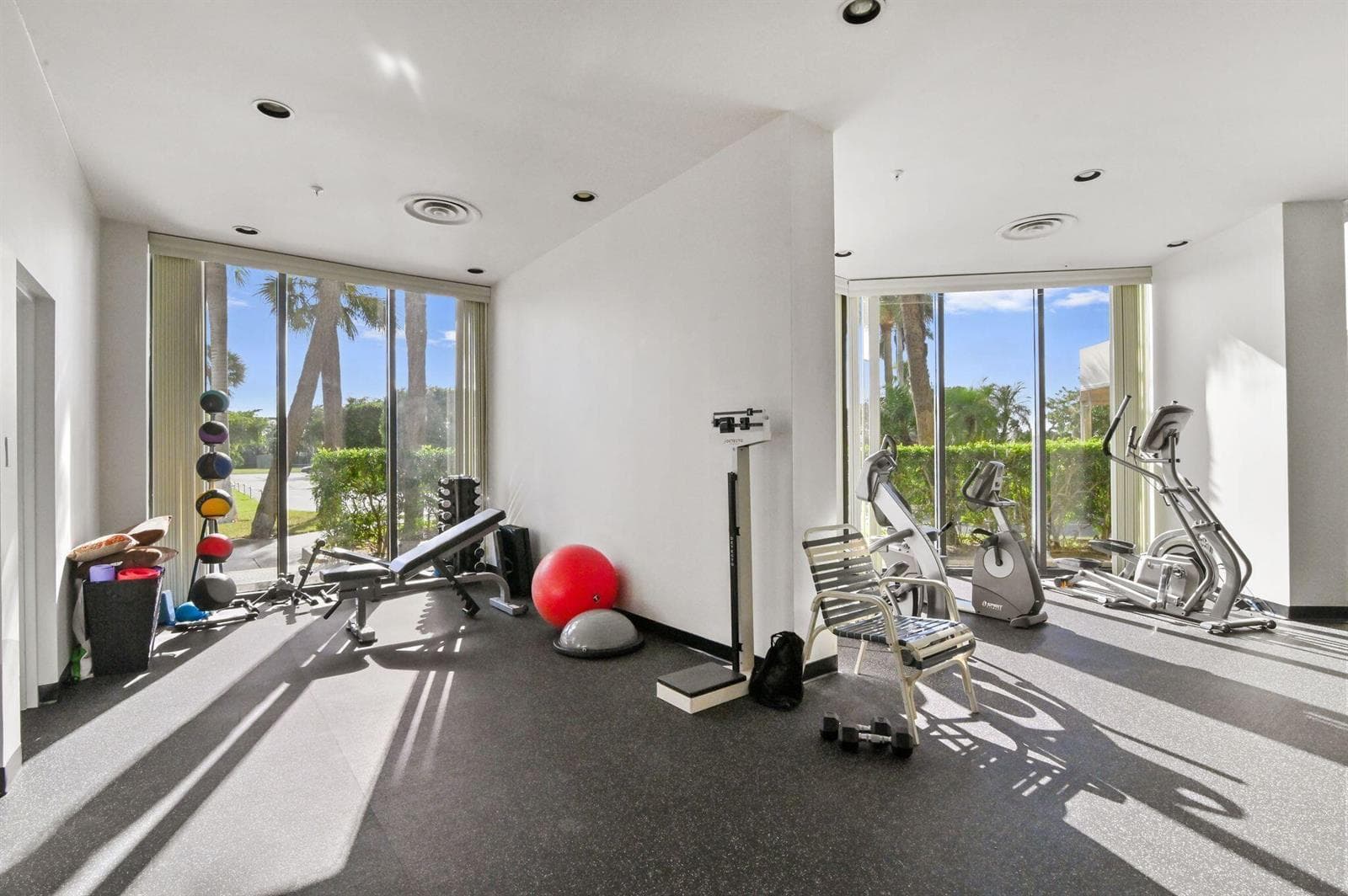 BUILDING GYM