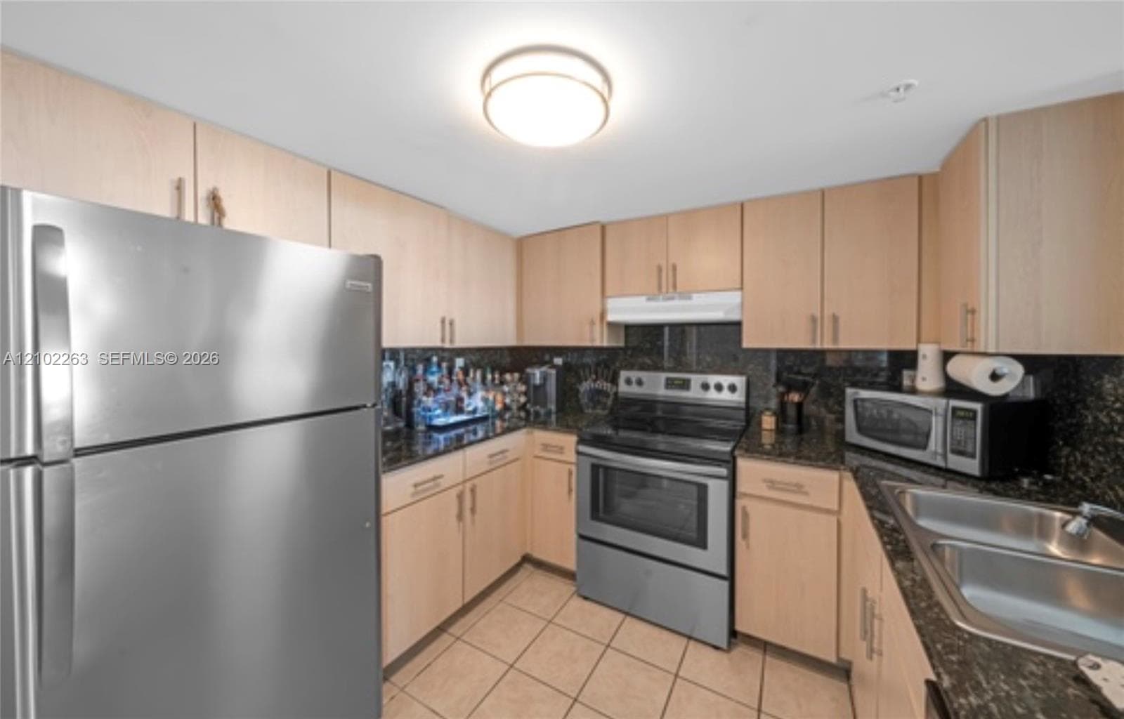 THE ASTON CONDO · #1419 in Miami - Photo 3
