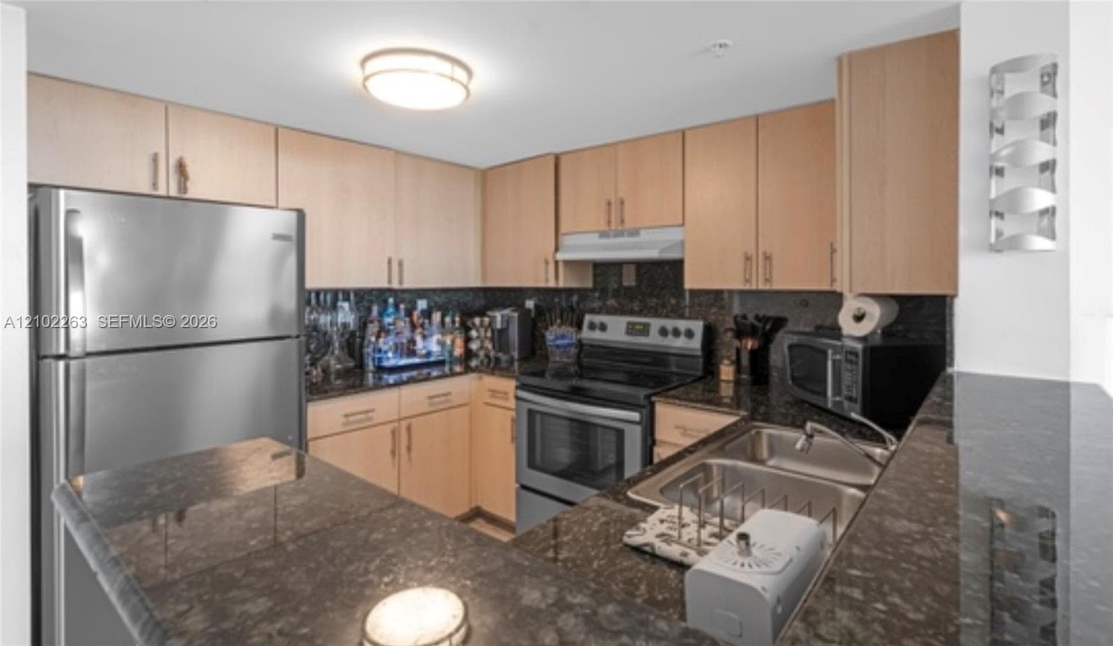 THE ASTON CONDO · #1419 in Miami - Photo 11