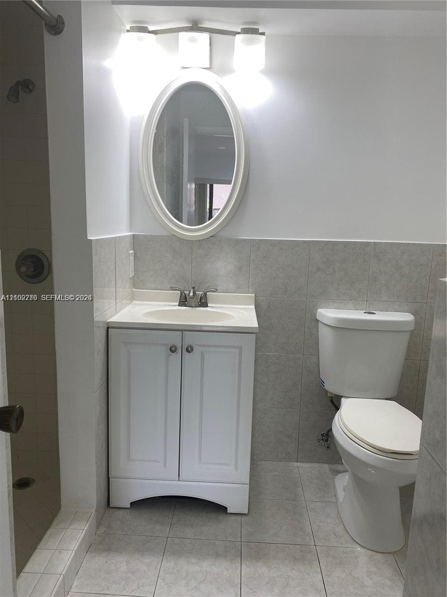 LAKES MEADOW VILG HOMES C · #14H in Miami - Photo 7
