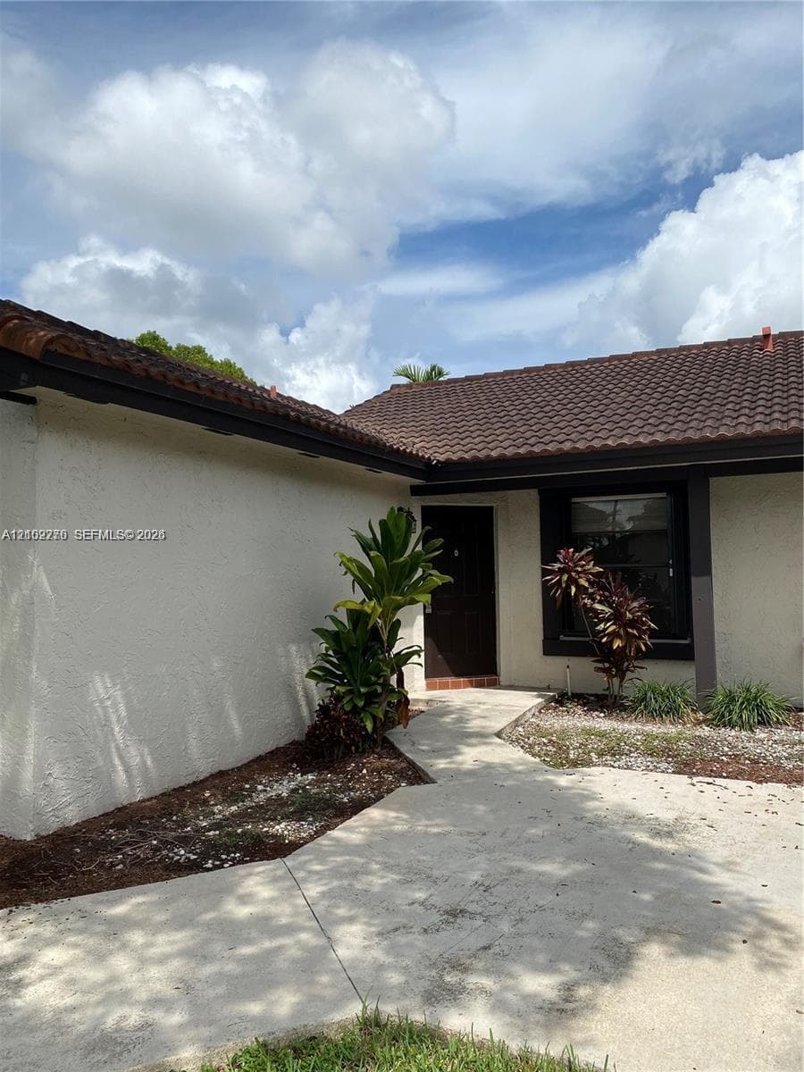 LAKES MEADOW VILG HOMES C · #14H in Miami - Photo 1
