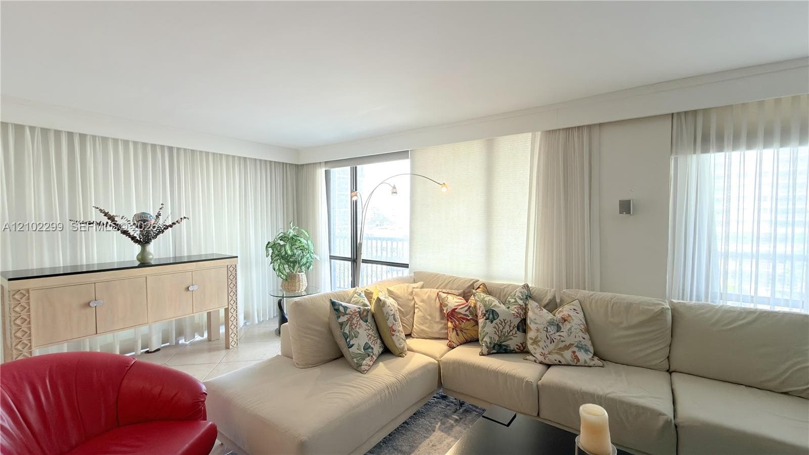 AVANT GARDE CONDO · #402 in Hallandale Beach - Photo 11