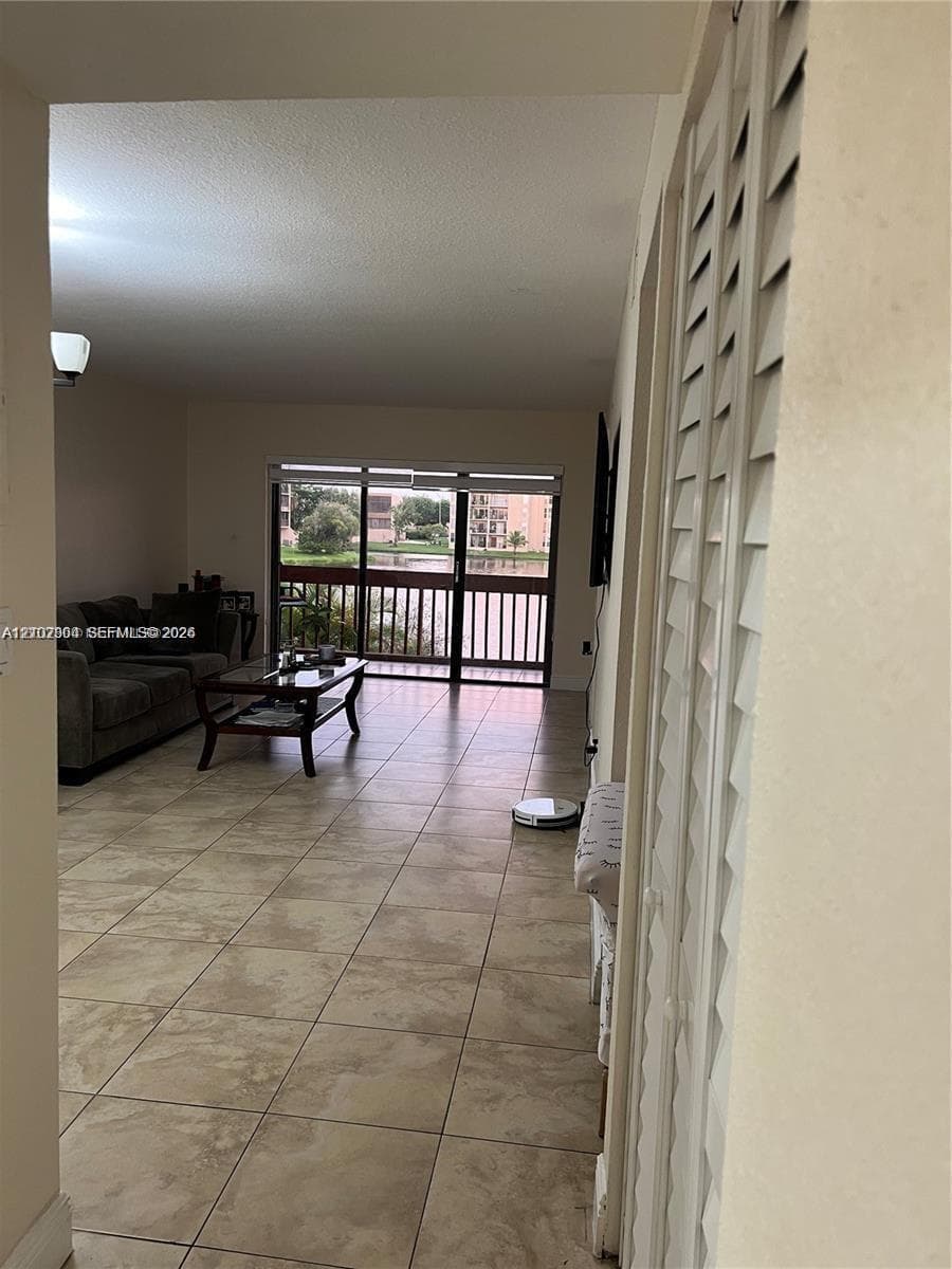 PINE LAKE VILLAGE CONDO · #203 in Miami - Photo 2