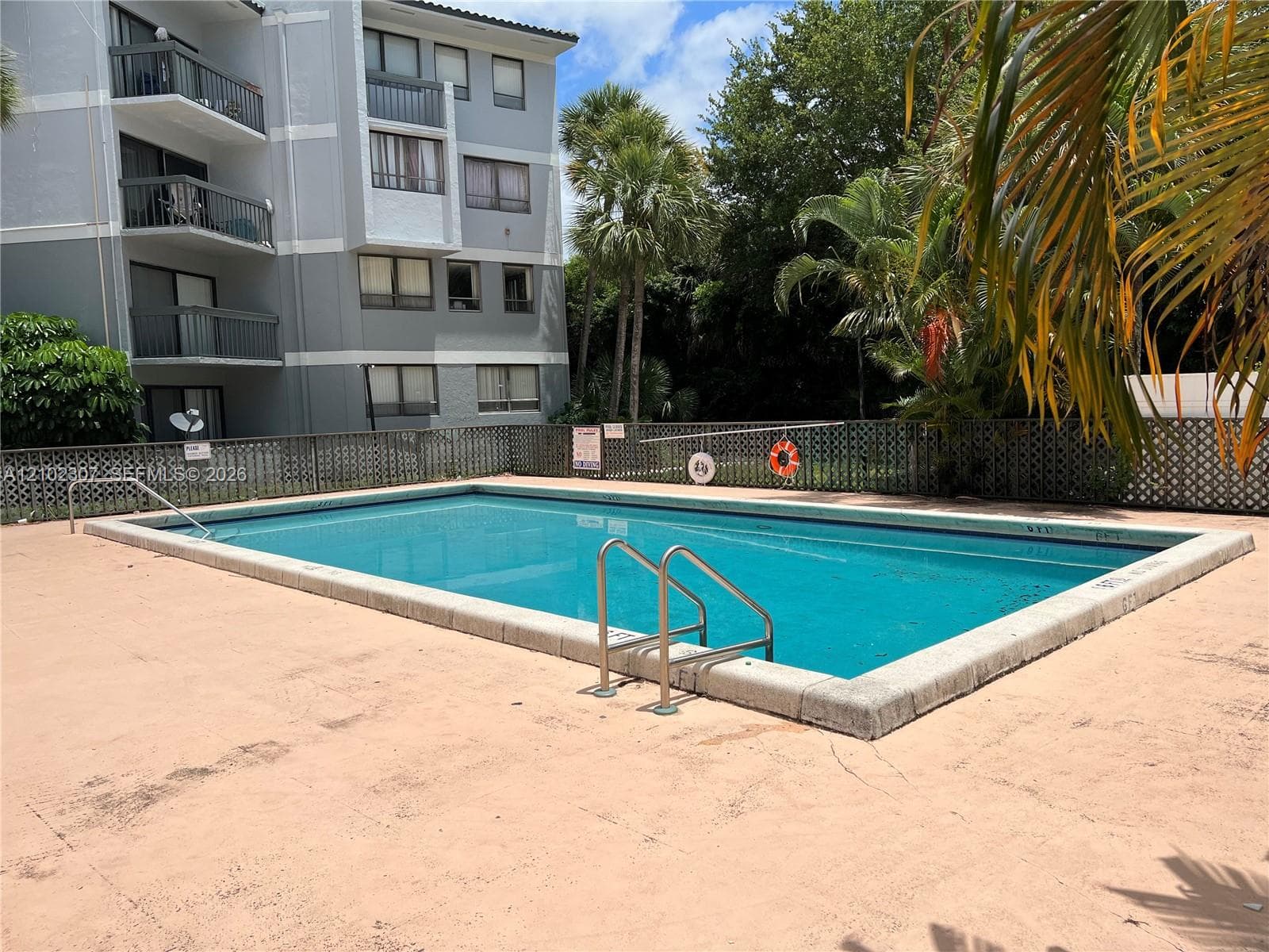 PRESIDENTIAL GOLFVIEW CON · #409 in West Palm Beach - Photo 20
