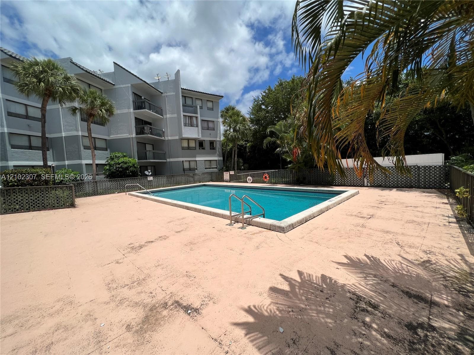 PRESIDENTIAL GOLFVIEW CON · #409 in West Palm Beach - Photo 19