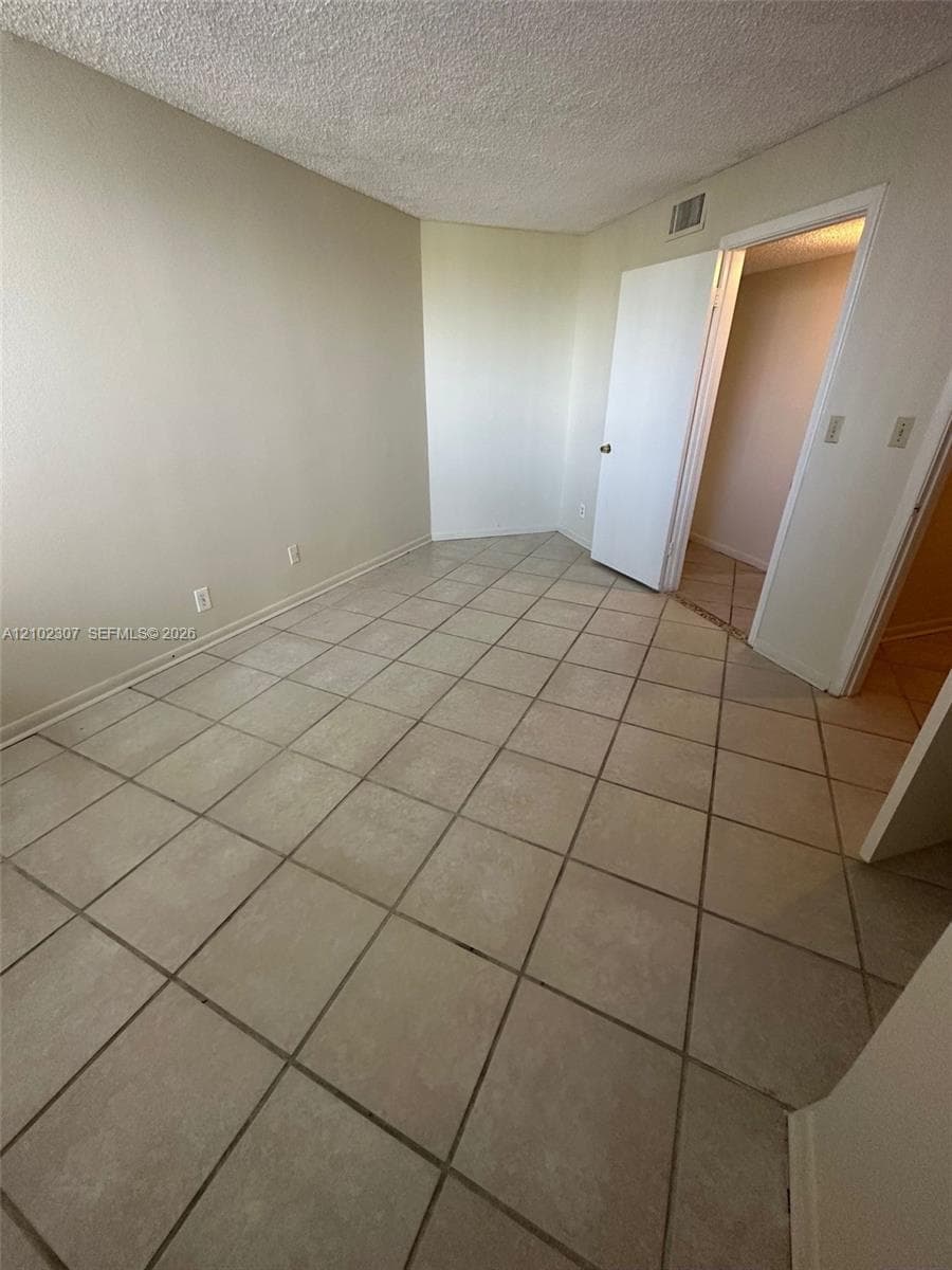PRESIDENTIAL GOLFVIEW CON · #409 in West Palm Beach - Photo 4