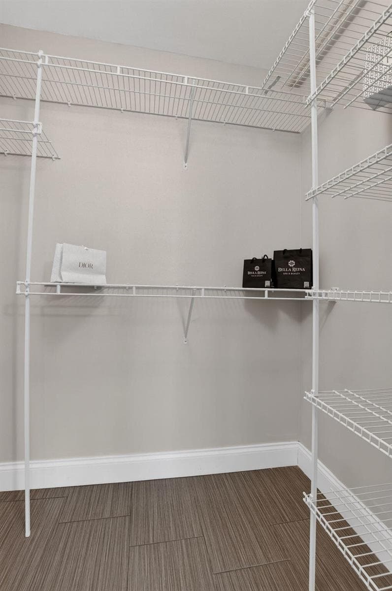 Walk-in Closet