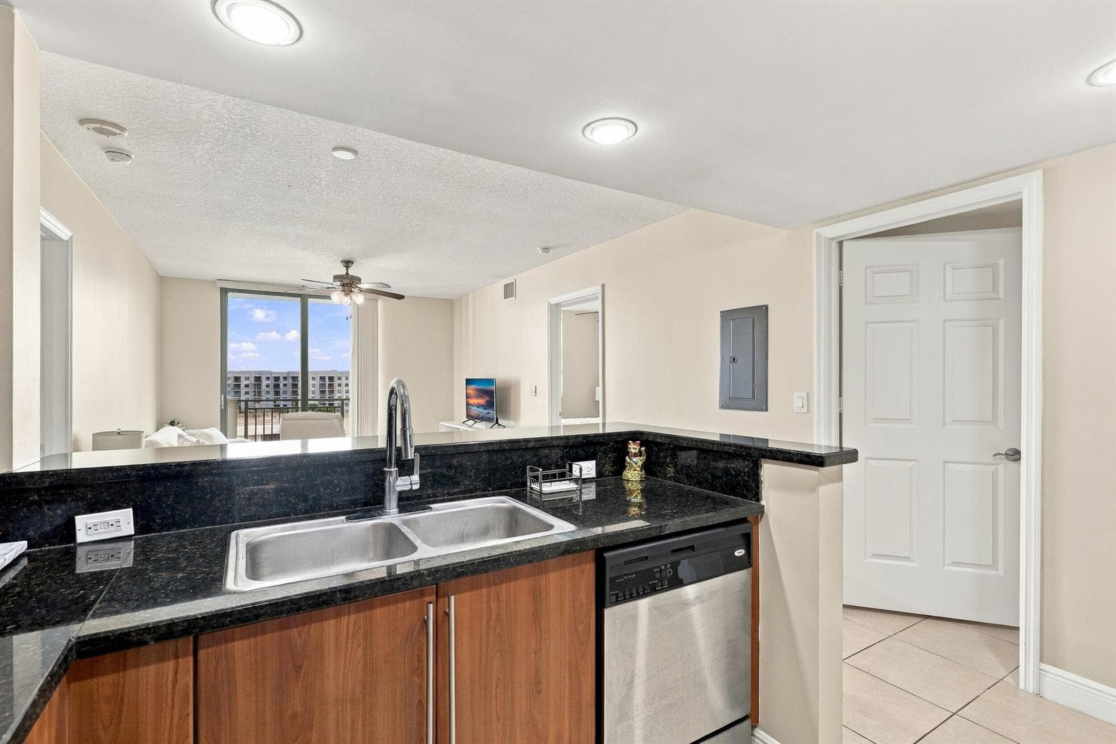 610 Clematis St. #706
