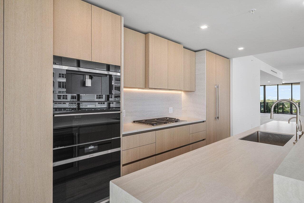oven, coffee machine, ...