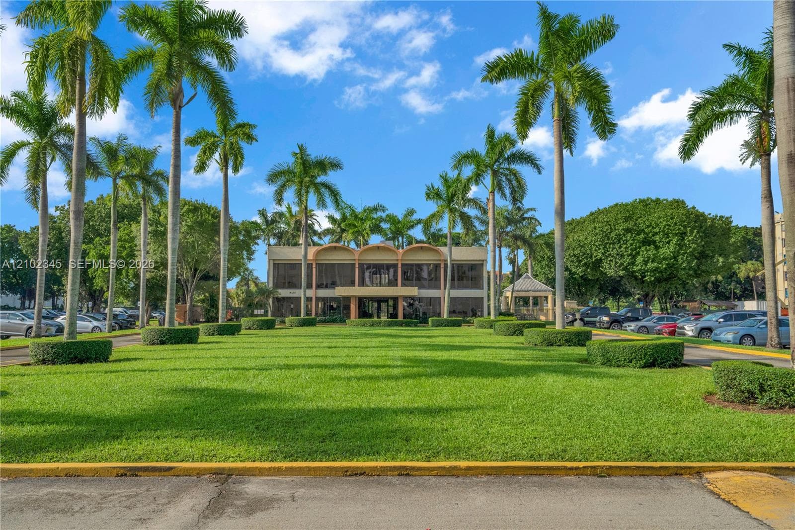 Keystone Courts · #E101 in Miami - Photo 27