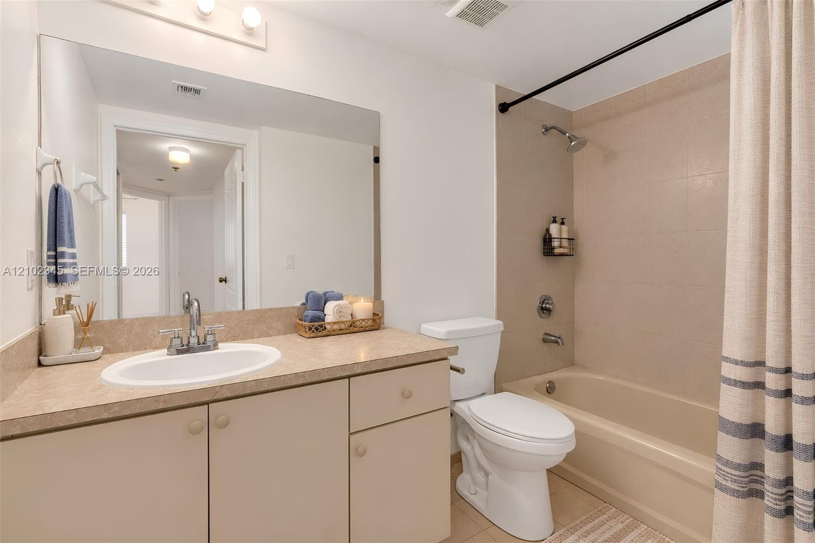 Keystone Courts · #E101 in Miami - Photo 15
