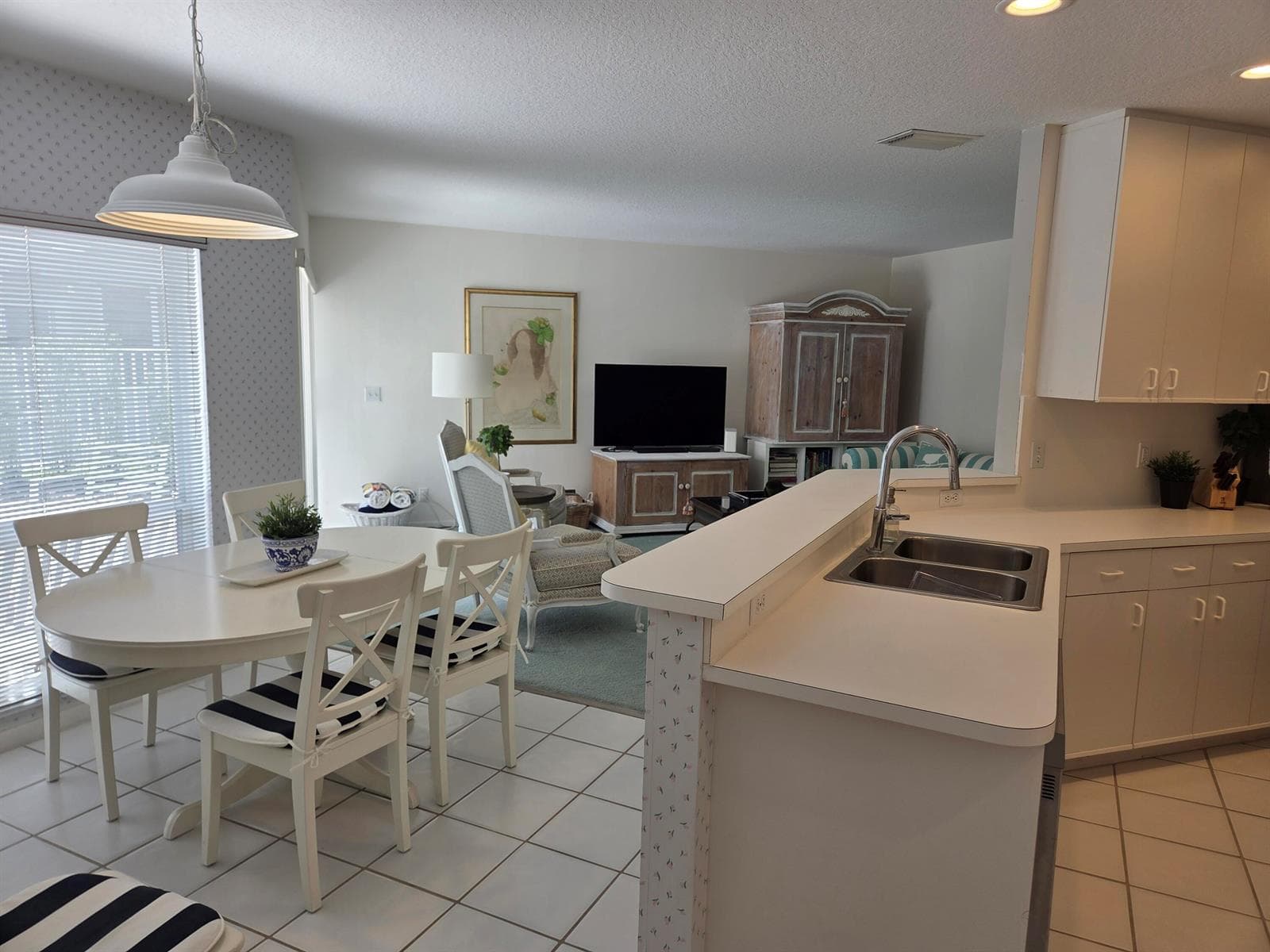 Eat-in kitchen and family room
