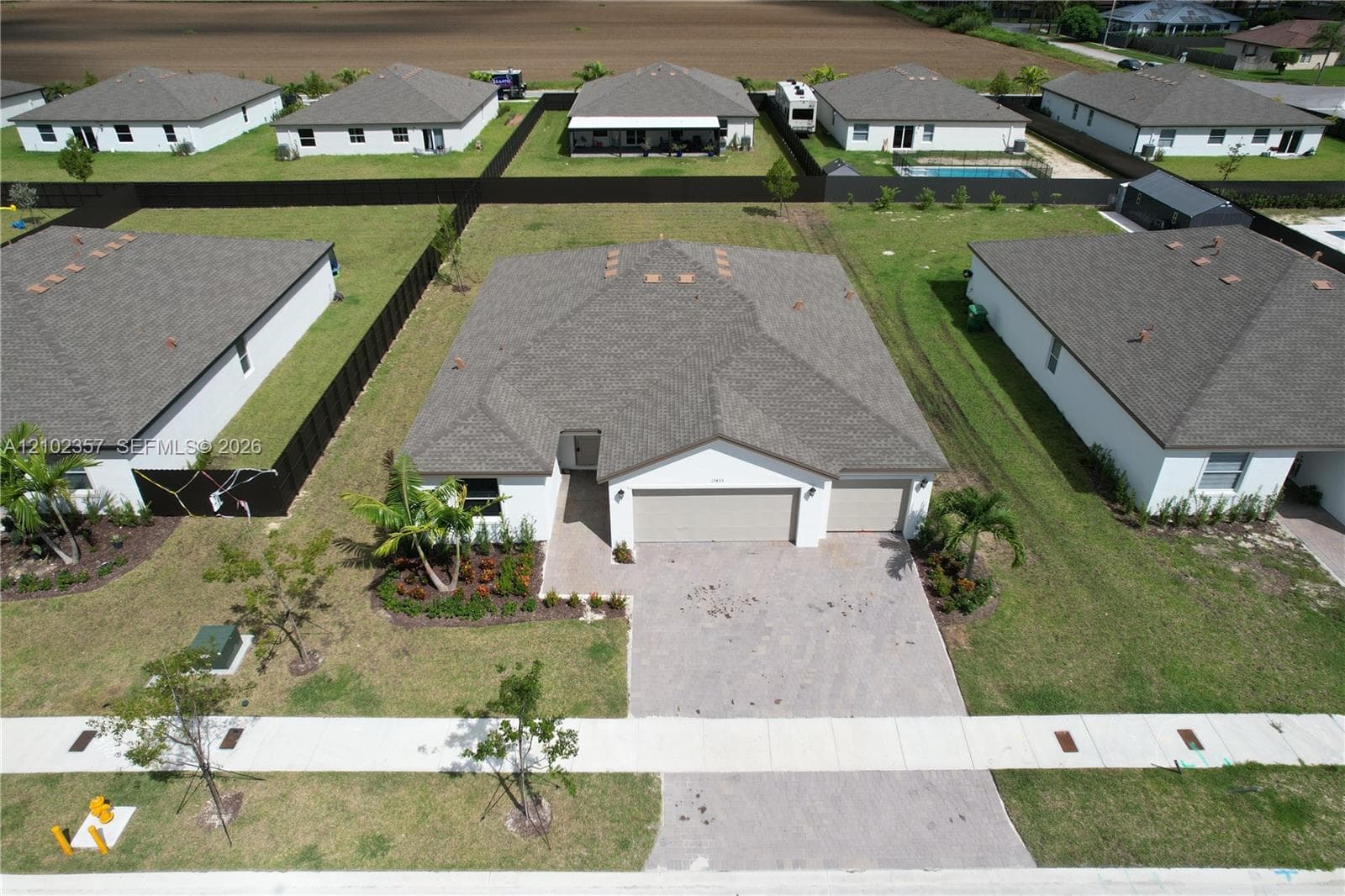 17435 SW 285 St photo 2