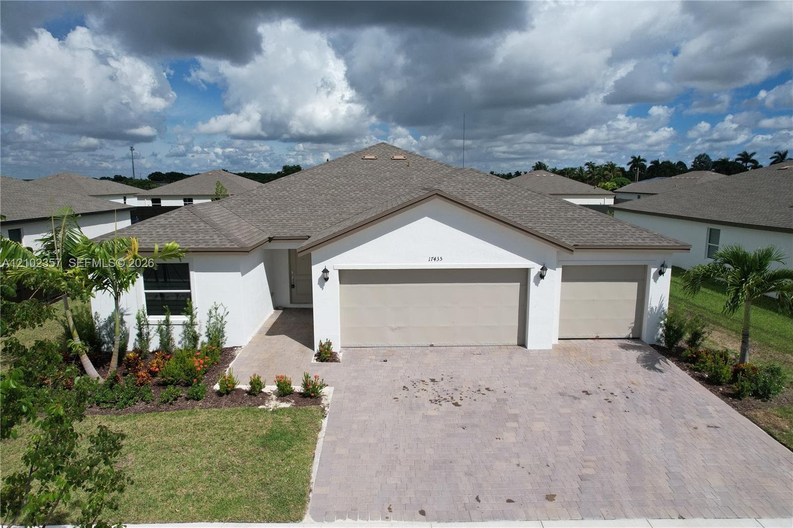 17435 SW 285 St photo 1