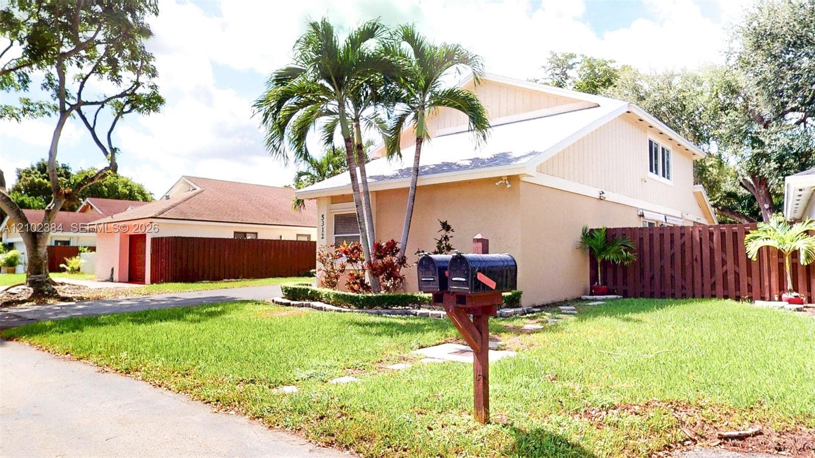 5312 SW 151st Pl photo 2