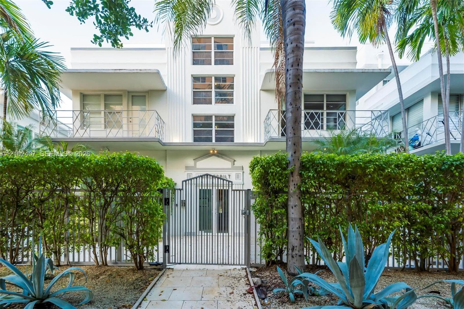 THE VANDERBILT CONDO · #8 in Miami Beach - Photo 17
