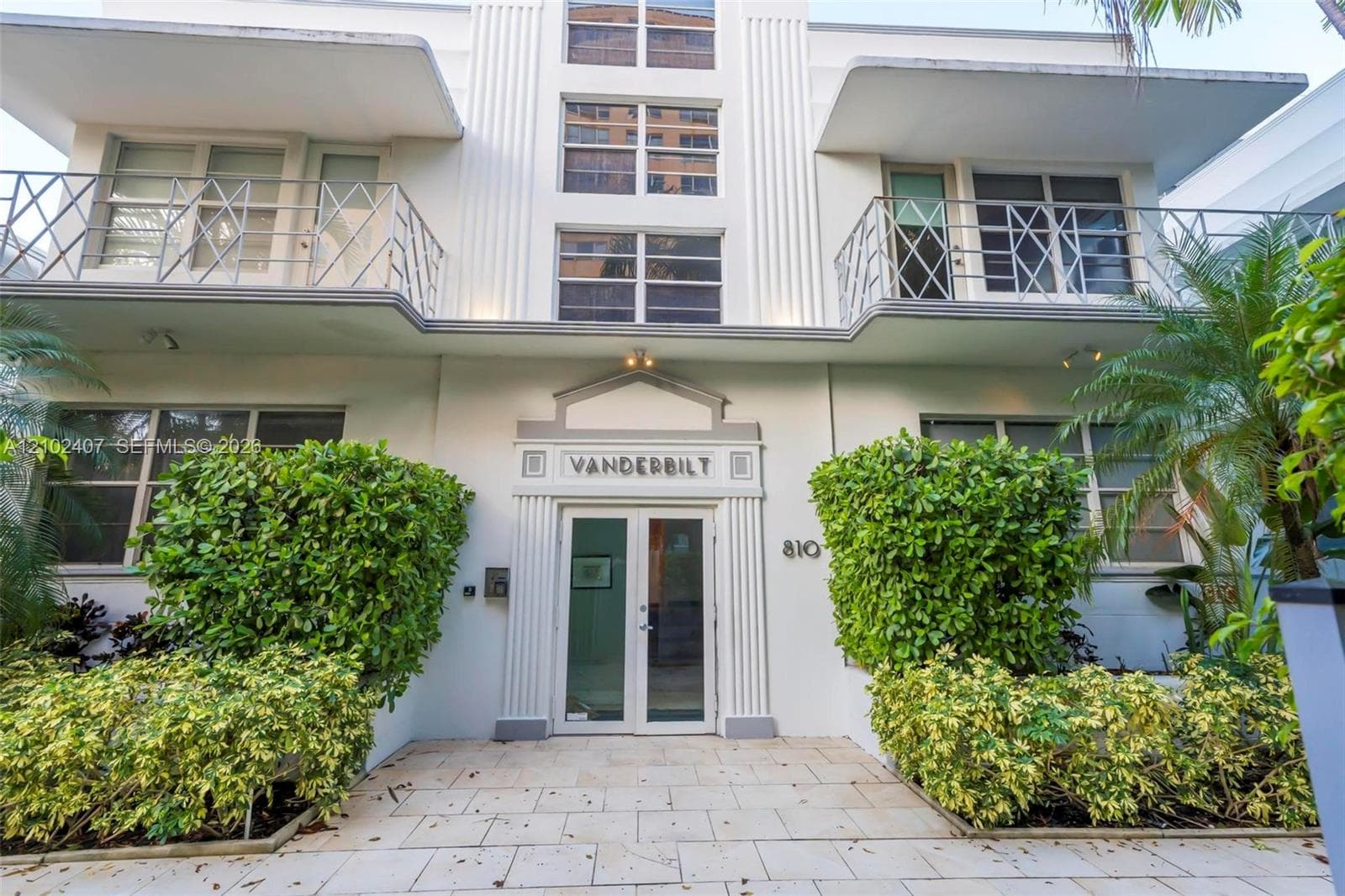 THE VANDERBILT CONDO · #8 in Miami Beach - Photo 1