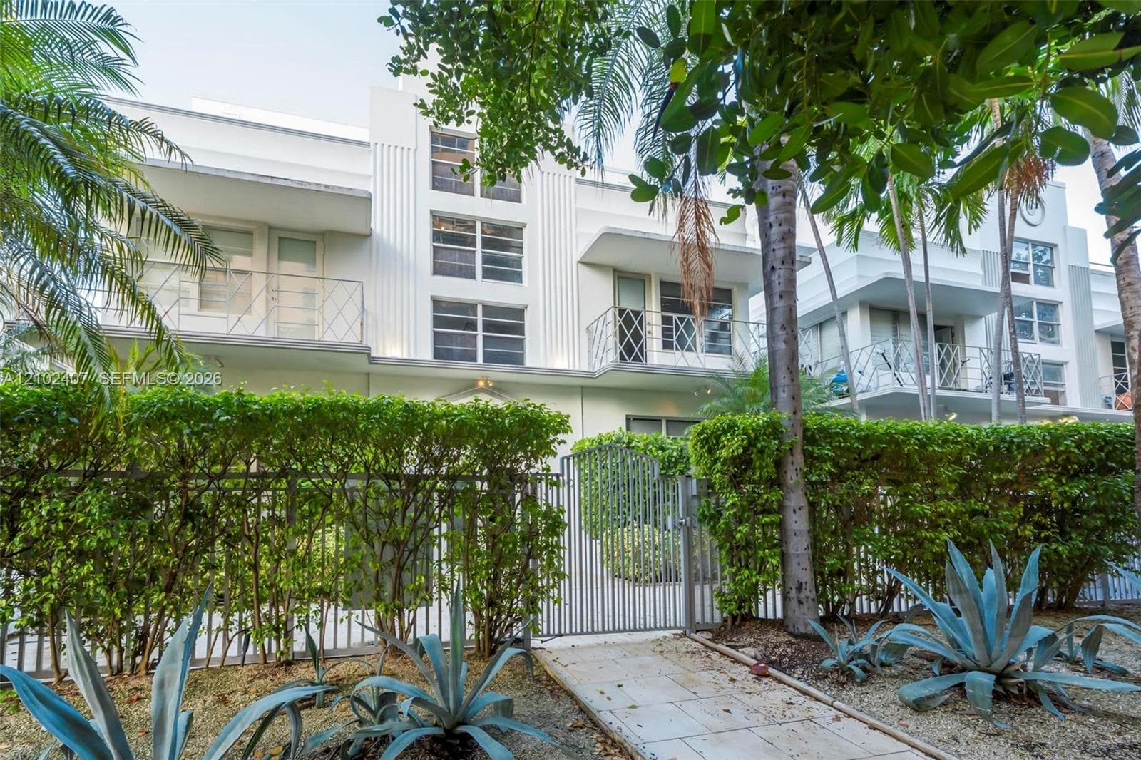 THE VANDERBILT CONDO · #8 in Miami Beach - Photo 18