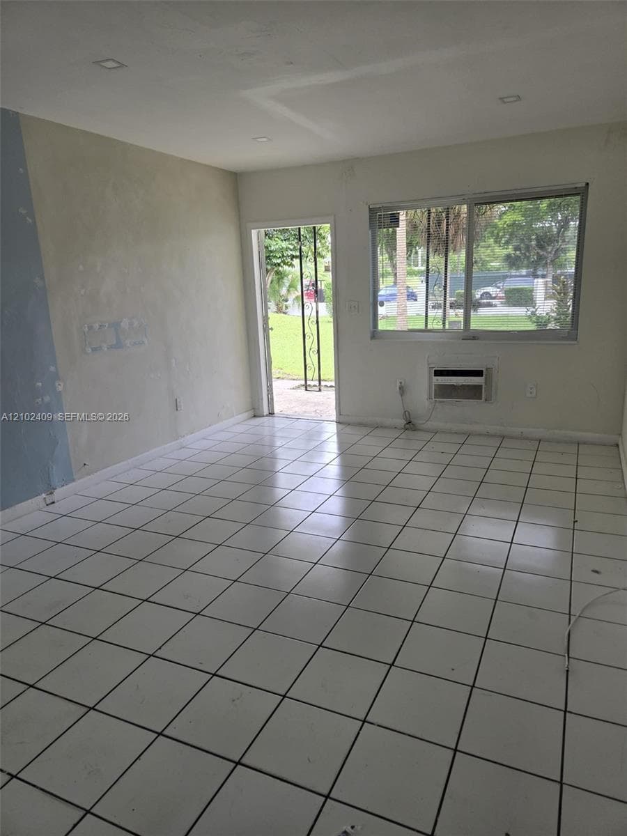 MEYERSON MANOR · #8 in North Miami - Photo 2