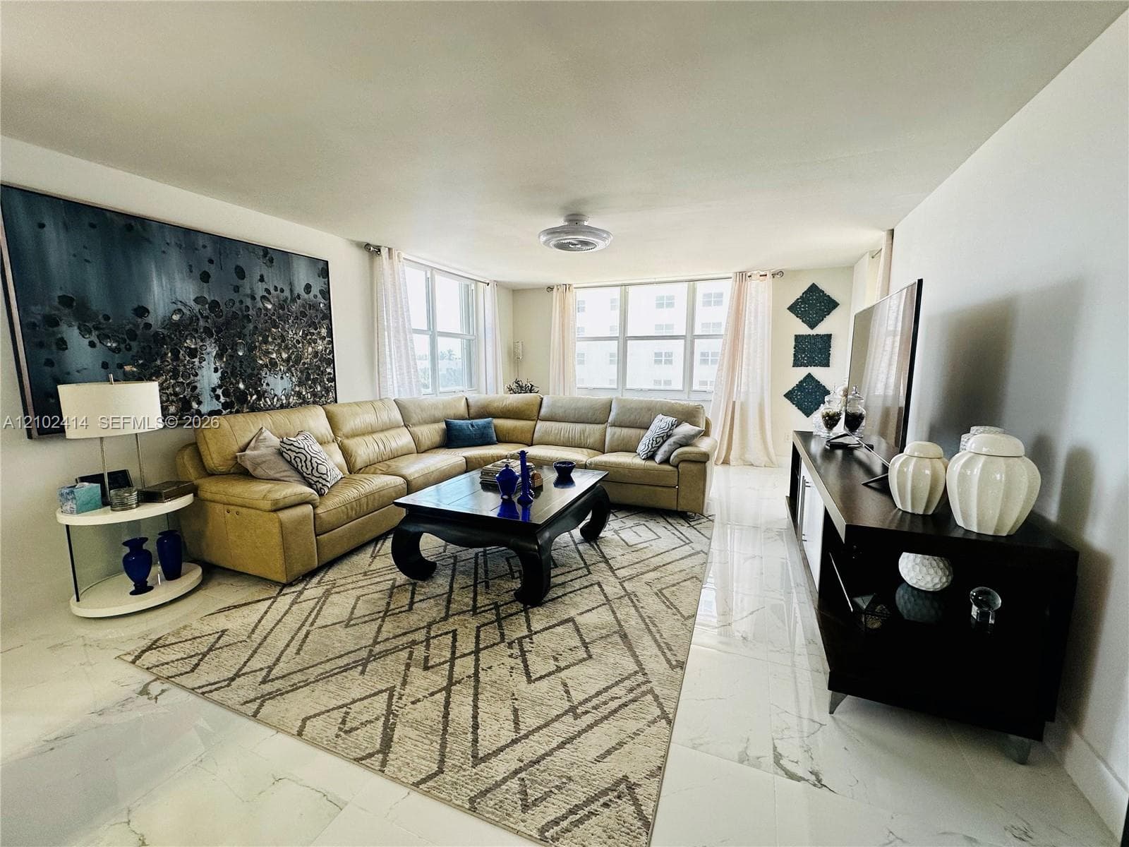 OXFORD TOWERS CONDO · #306 in Hollywood - Photo 5