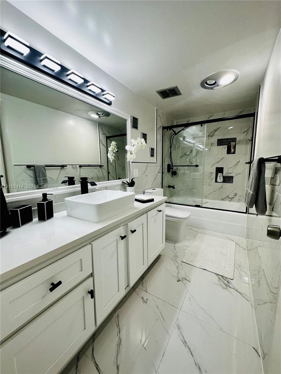 OXFORD TOWERS CONDO · #306 in Hollywood - Photo 8