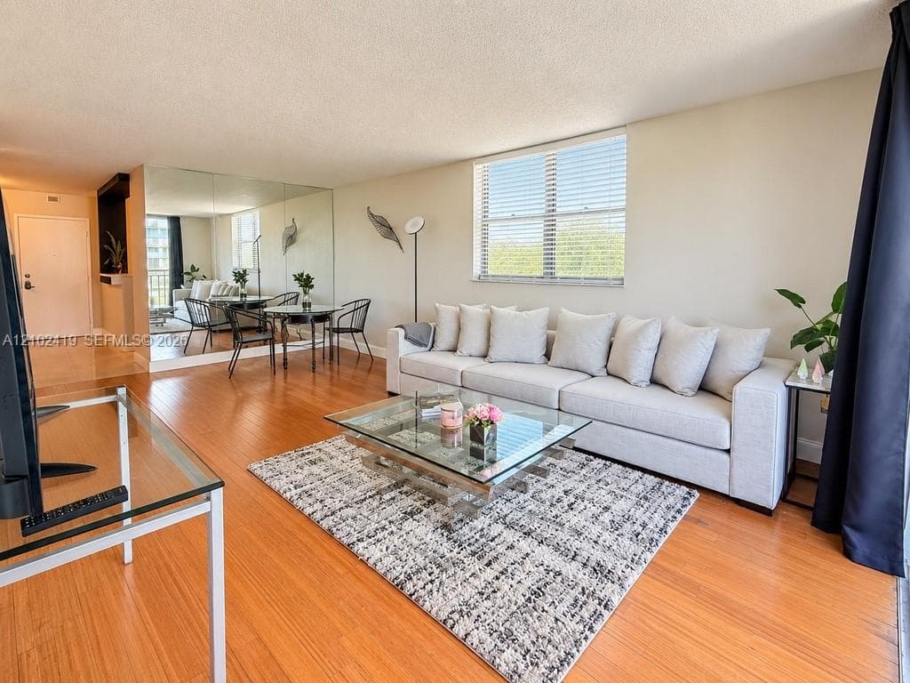 THREE HORIZONS SOUTH COND · #401 in North Miami - Photo 2