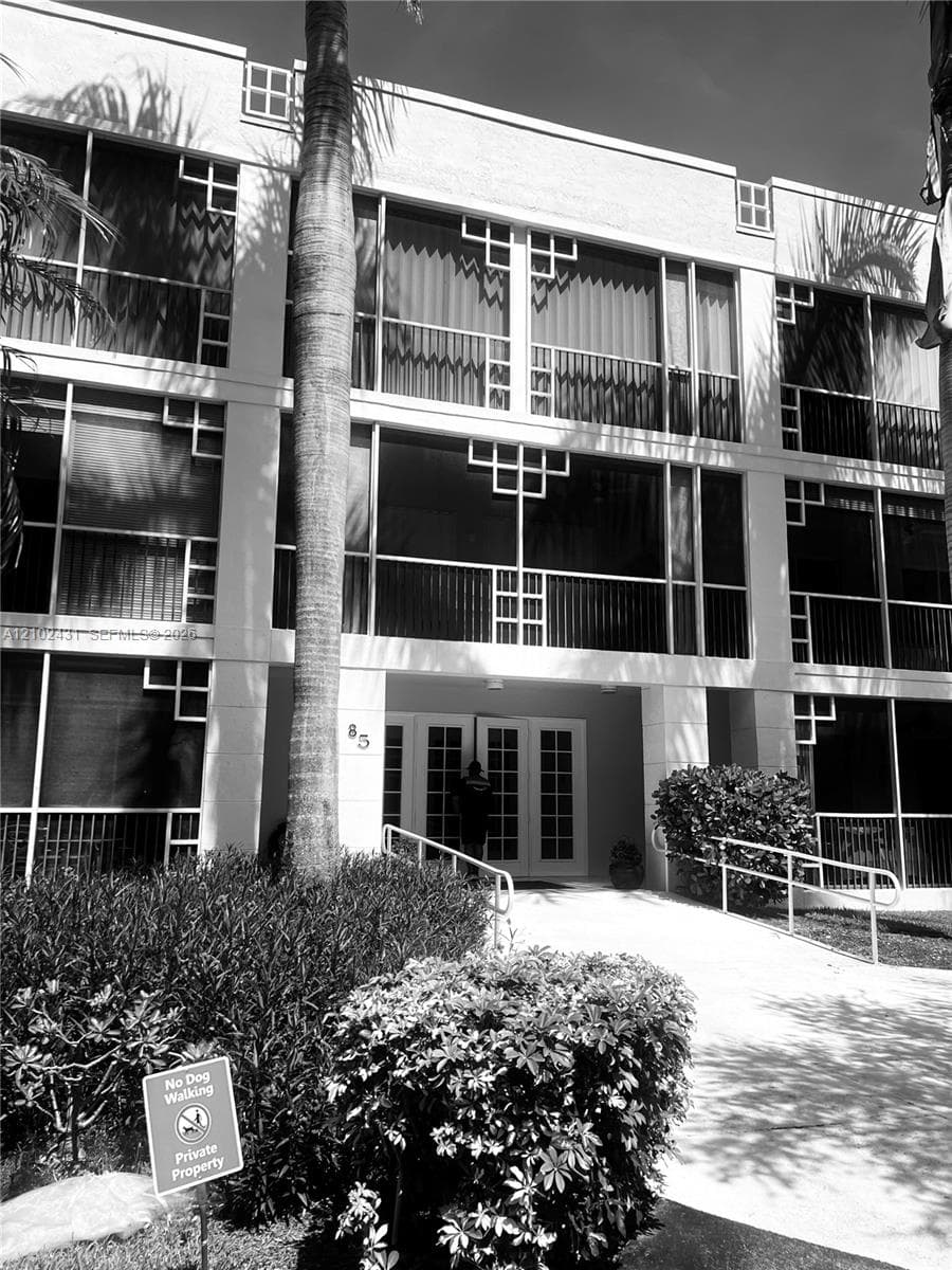 SEA OAKS CONDO · #101A in Dania Beach - Photo 3