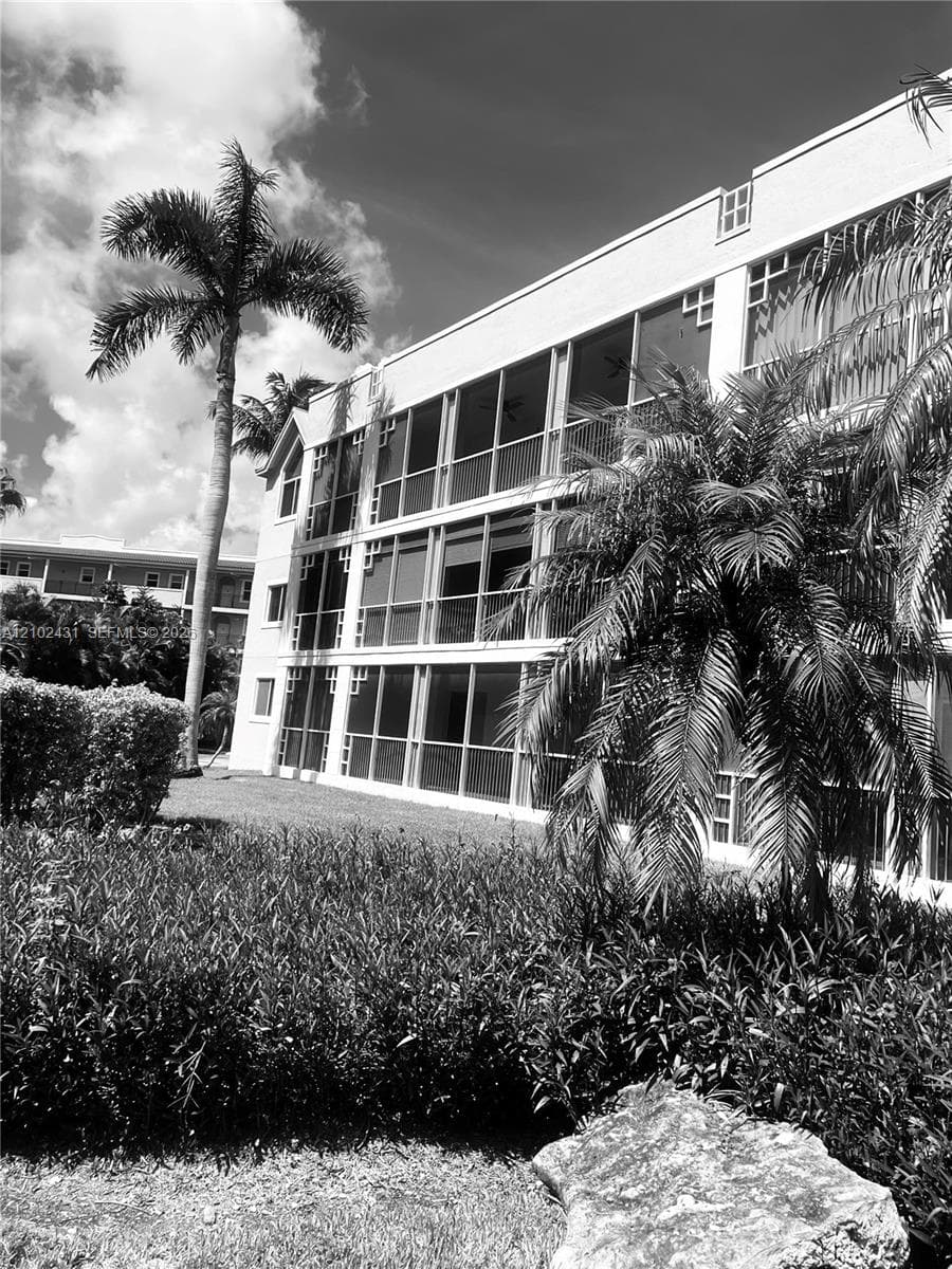 SEA OAKS CONDO · #101A in Dania Beach - Photo 4