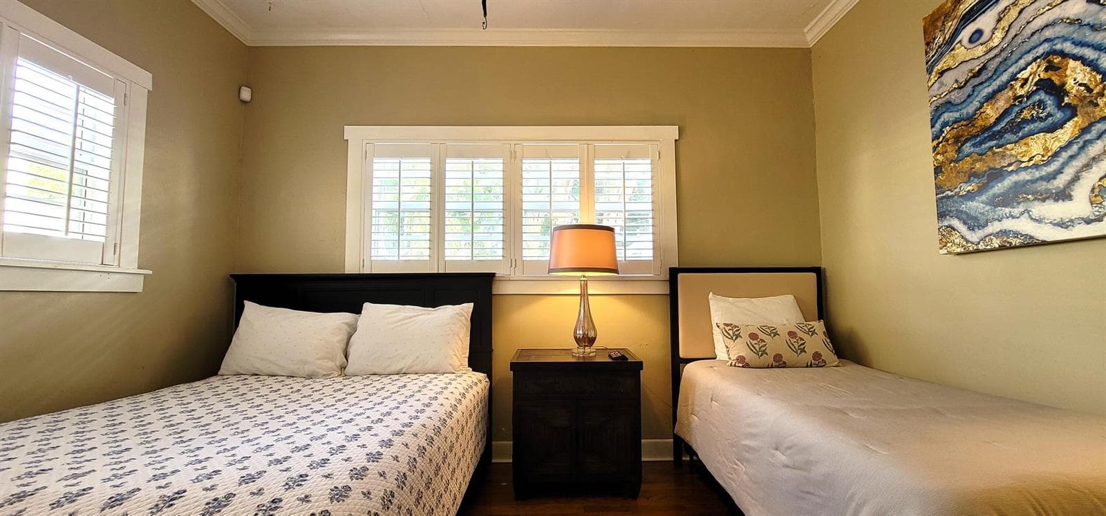 BEDROOM 2