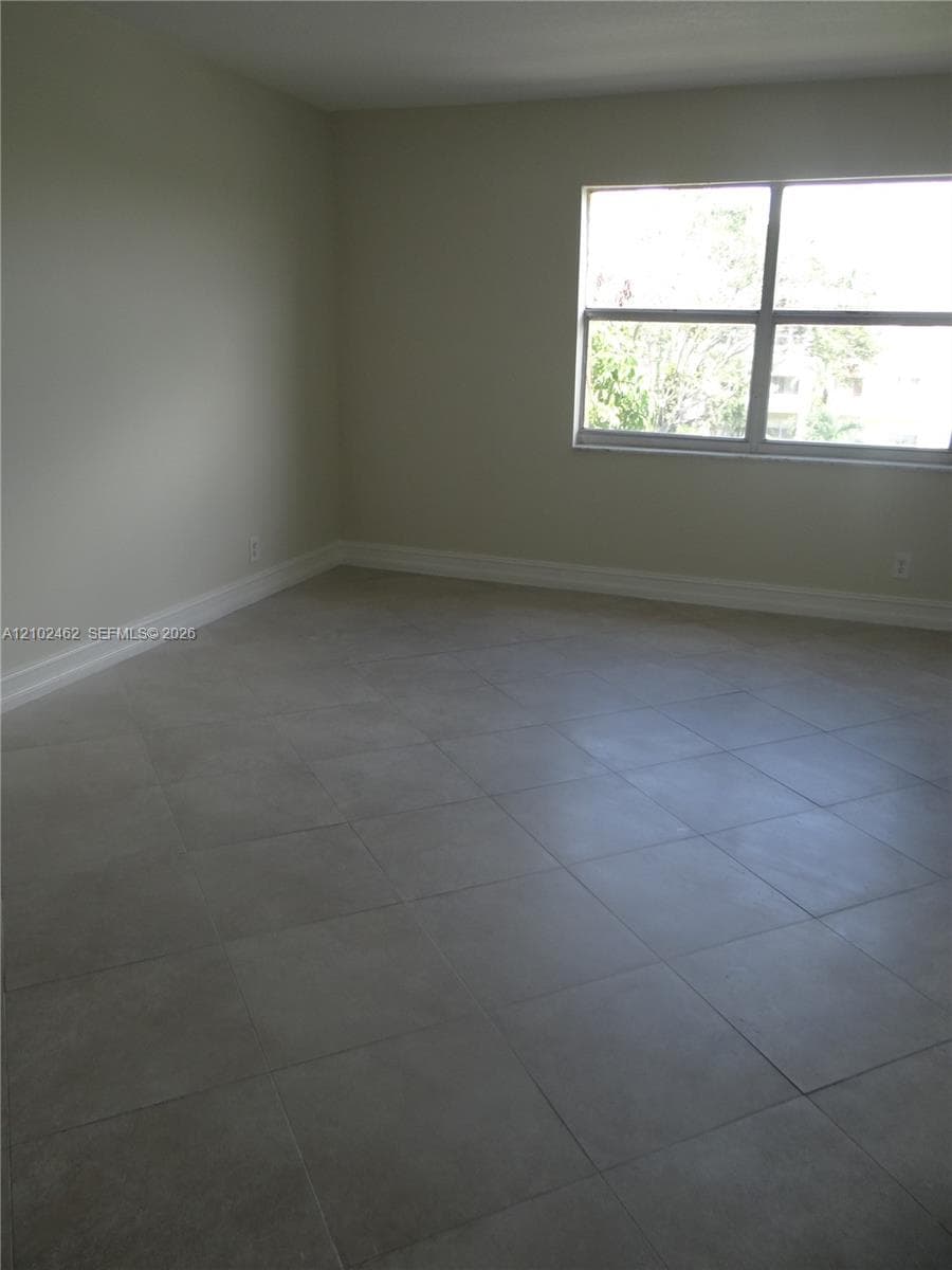 VENETIAN GARDENS AT COUNT · #R207 in Hialeah - Photo 7