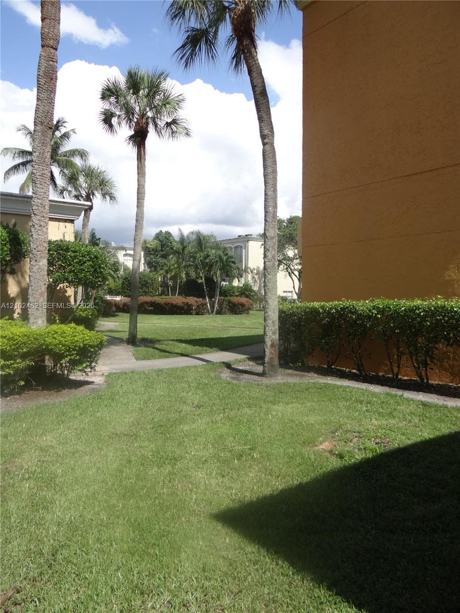 VENETIAN GARDENS AT COUNT · #R207 in Hialeah - Photo 3