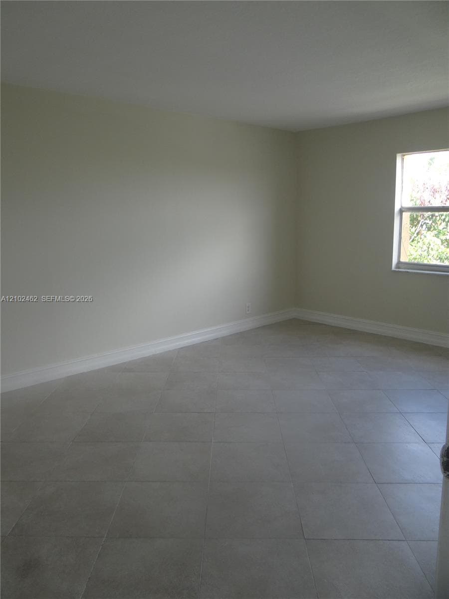 VENETIAN GARDENS AT COUNT · #R207 in Hialeah - Photo 8
