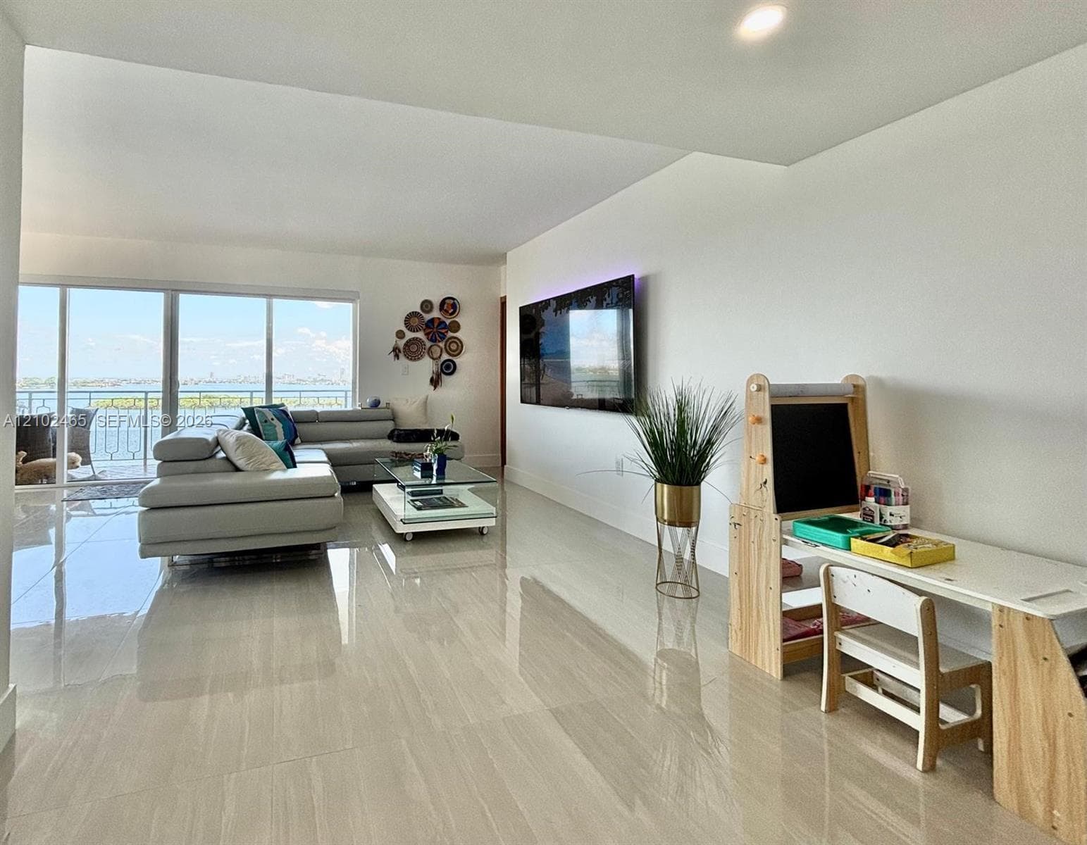 JOCKEY CLUB · #16A in Miami - Photo 16