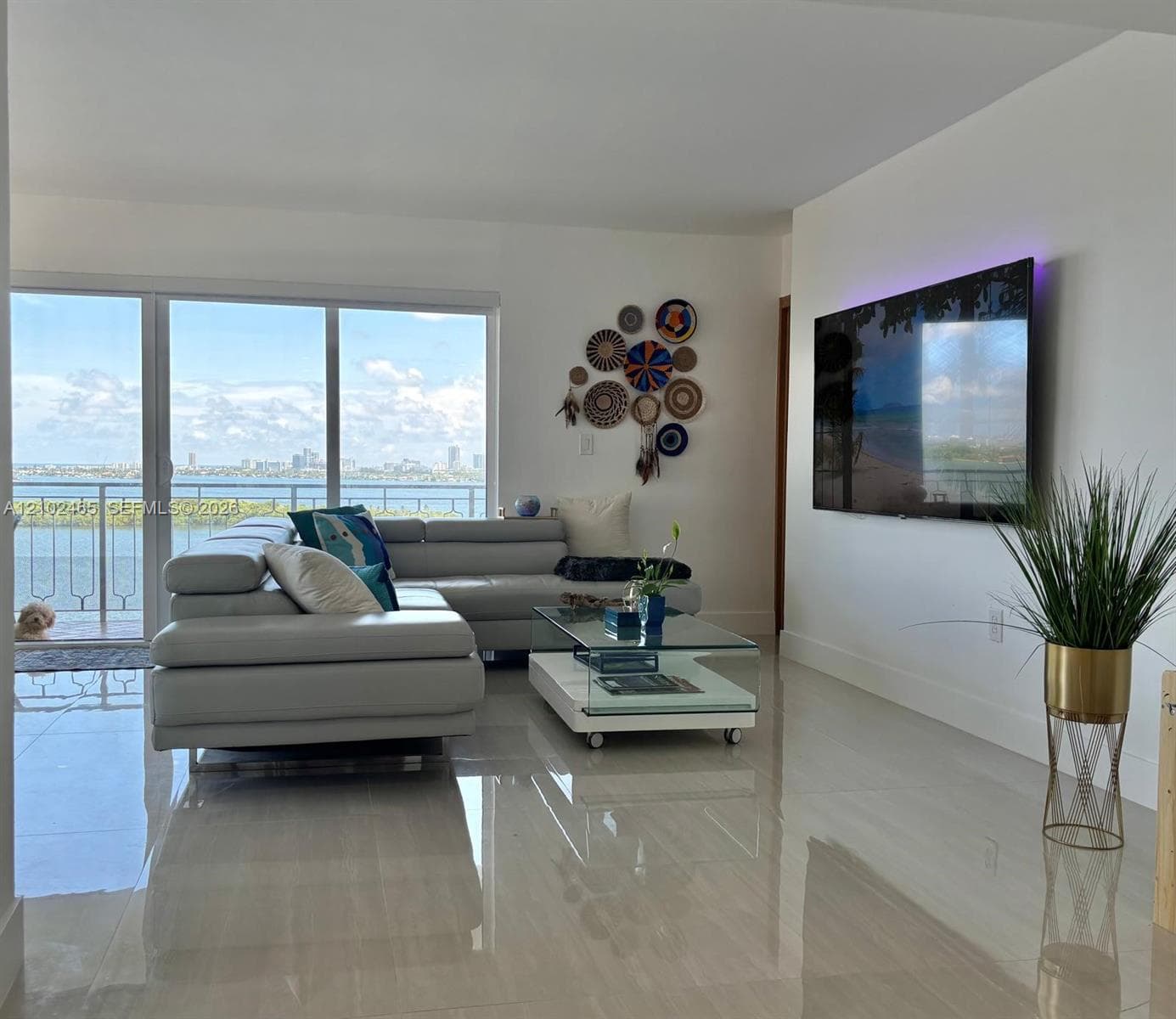 JOCKEY CLUB · #16A in Miami - Photo 18