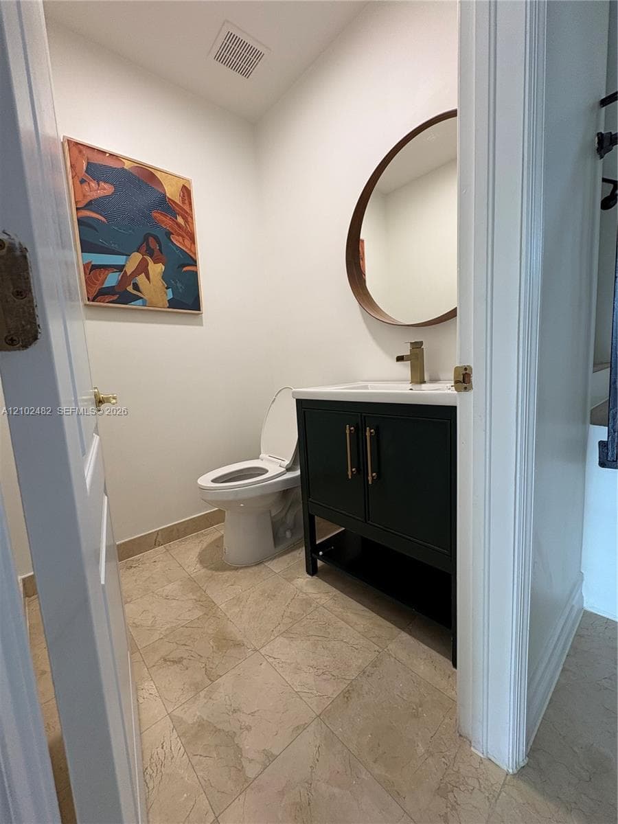 18410 NE 30th Ave #18410 photo 13