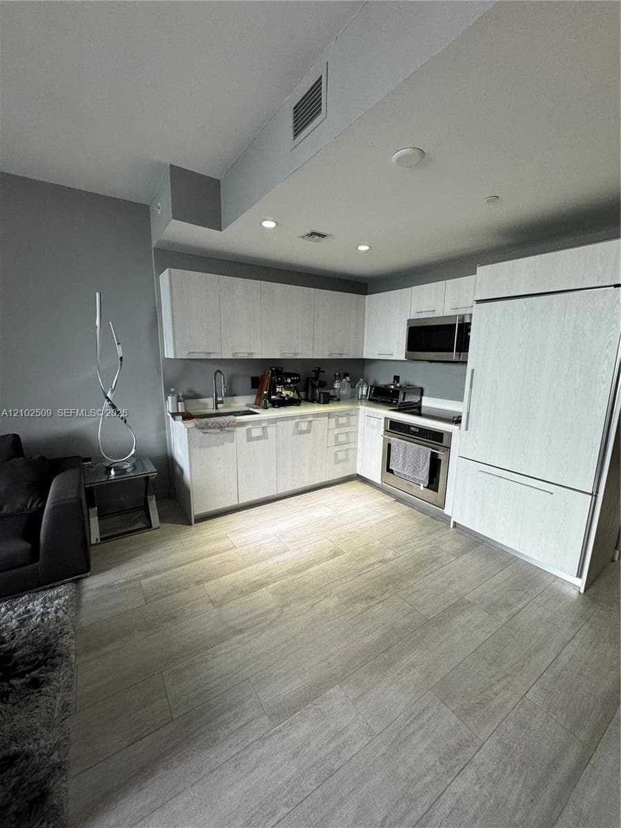 Brickell Heights East · #3010 in Miami - Photo 8