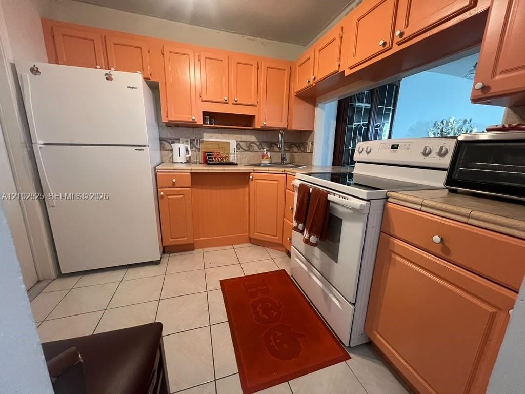 IMPERIAL TOWERS NORTH CON · #740 in Hallandale Beach - Photo 5