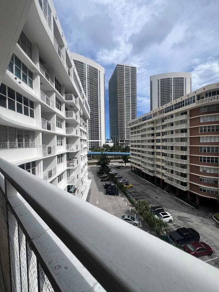 IMPERIAL TOWERS NORTH CON · #740 in Hallandale Beach - Photo 14