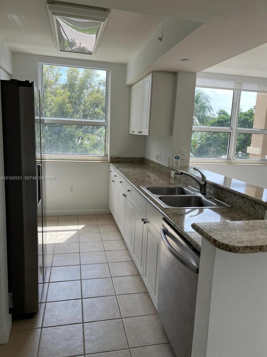 TURNBERRY ON THE GREEN CO · #308 in Aventura - Photo 10