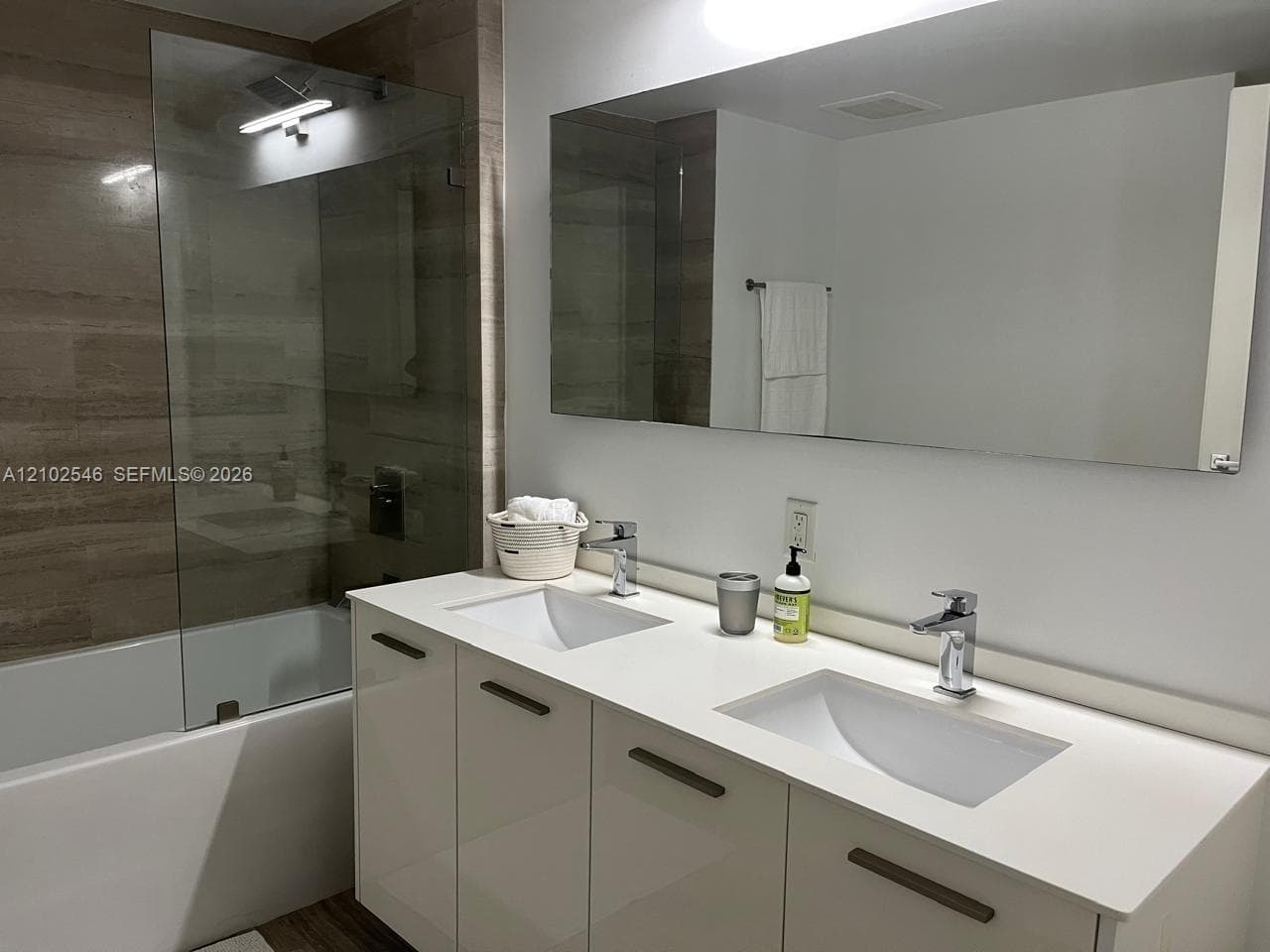 Brickell House · #2307 in Miami - Photo 12