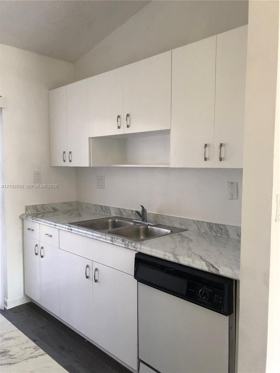 IMAGES OF KENDALL CONDO · #404-4 in Miami - Photo 17